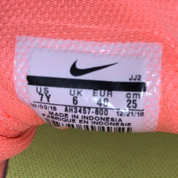 NIKE FREE RN 2018 Girls Size 7y - Picture 7 of 8